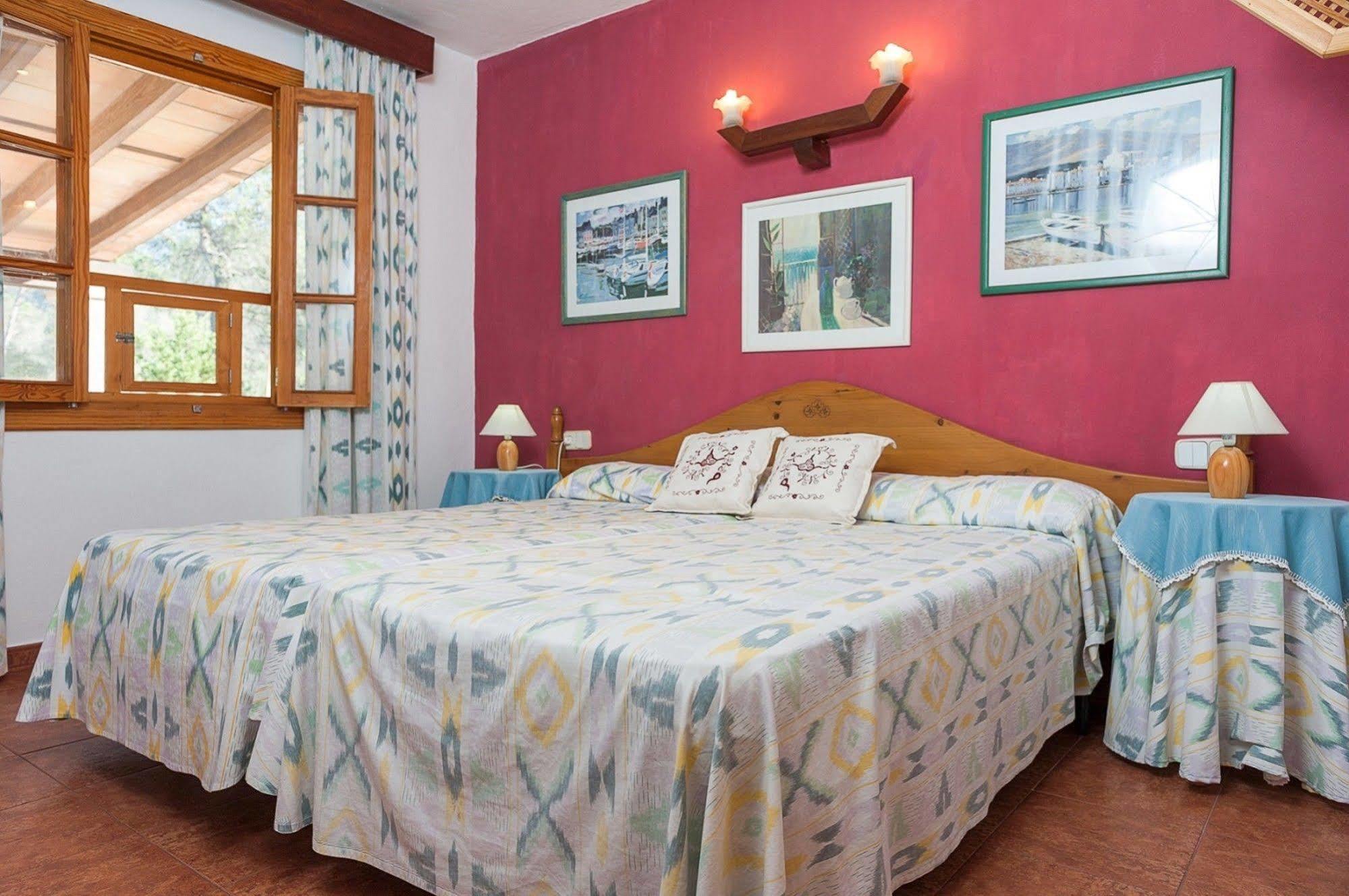Els Pins Villa Crestatx Ngoại thất bức ảnh